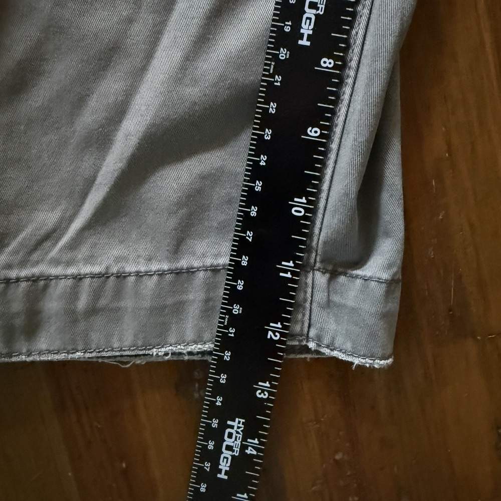 American Eagle Longer Length Cargo Shorts Mens 32 Grey Y2K Baggy Skater - Picture 7 of 7